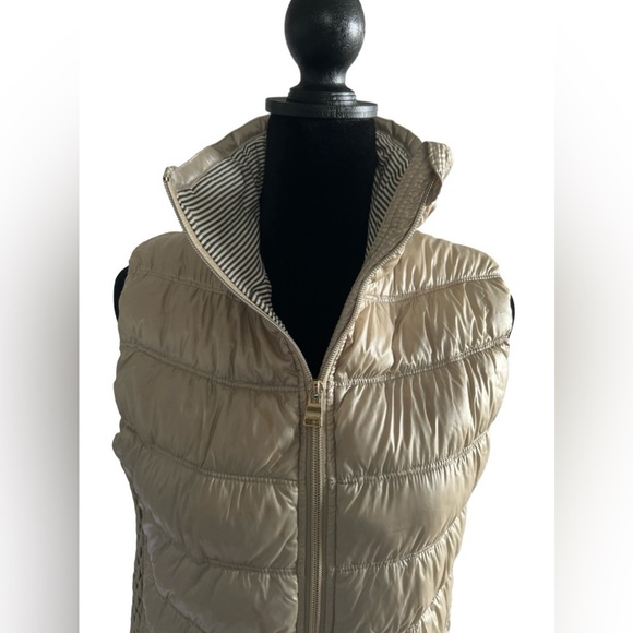 Calvin Klein Metallic Gold Down
Feather Puffer Vest Full Zip Quilt Women - Picture 2 of 10
